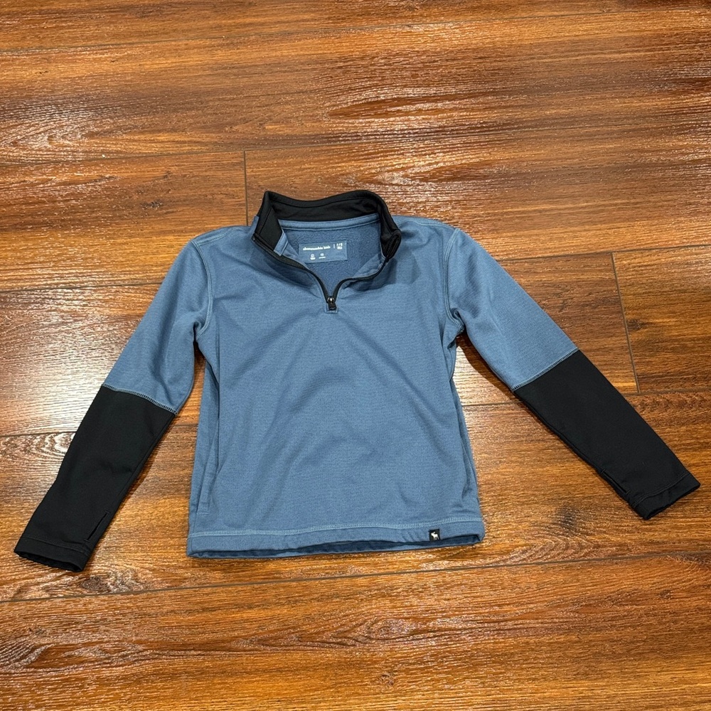Abercrombie Kids Blue and Black Pullover Sweater